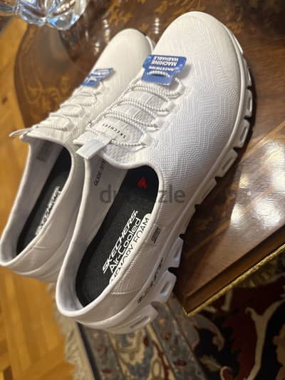 حذاء Skechers Hands Free Slip-ins أصلي – جديد تمامً