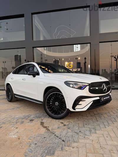 Mercedes-Benz GLC 300 2026 AMG Premium+ White x Red استلام فوري