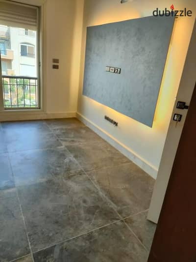  Penthouse for Rent – Stone Residence New Cairo – Fifth Settlement   Ultra Super Lux Finishing – Stunning Lake & Landscape View   Area: 220 sqm