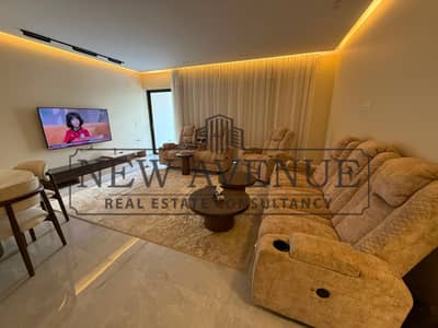 شقة فاخرة مفروشة بالكامل للبيع بالتكييفات والاجهزه استلام فوري في ليك فيو ريزيدنس Lake View Residence