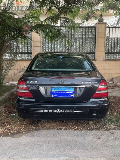 Mercedes-Benz E200 2004