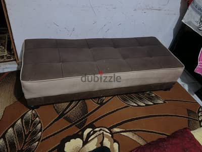 كنبه  بحاله ممتازه فى سيدى بشر