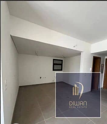 Last 3-bedroom apartment, special finish, big discount for a limited time, lowest price in the best lively compound in El Shorouk near Madinaty.
