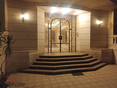 النرجس عمارات، التجمع الخامس، القاهرة الجديدة. تقع مباشرة على محور محمد نجيب، بالقرب من مسجد فاطمة الشربتلي، وخطوات من شارع التسعين الجنوبي وجامعة الم