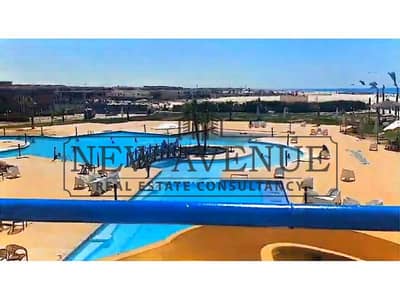 شاليه فيو علي  بحر مباشر مفروش بالكامل بالأثاث والأجهزة الكهربائية في Bungalos, North Coast