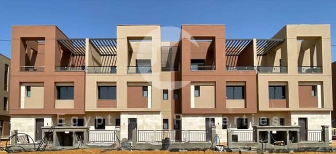 ready to move apartment in district 5 new release in new Cairo with 10%dp