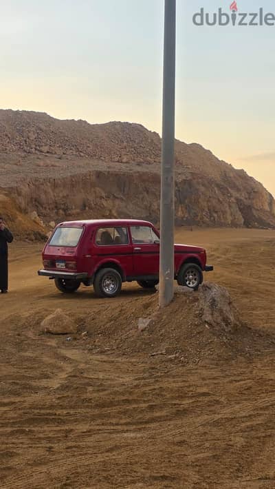 لادا نيفا 1993
