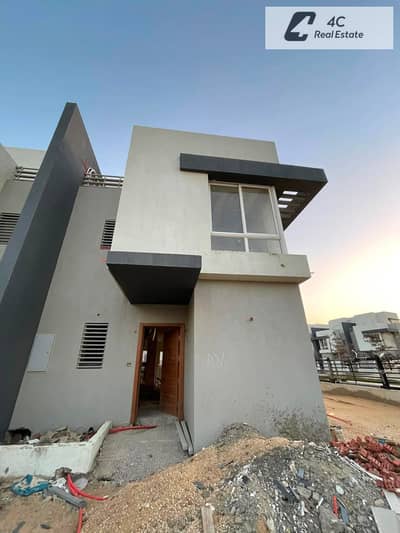 Exclusive Deal! The Only Fully Finished Townhouse Corne prime location r for Sale in Hyde Park New Cairo with 23 Million Price