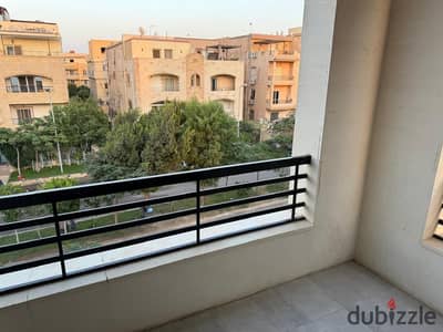 شقه للايجار مفروش فى جنوب الاكاديميه 165متر