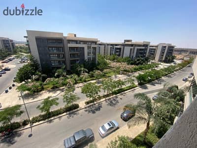 للبيع بمدينتي شقة مميزة تشطيبات خاصة