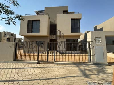 فيلا للبيع فى سوديك ايست Sodic East لوكيشن علي البوكيت بحري اقل من سعر السوق