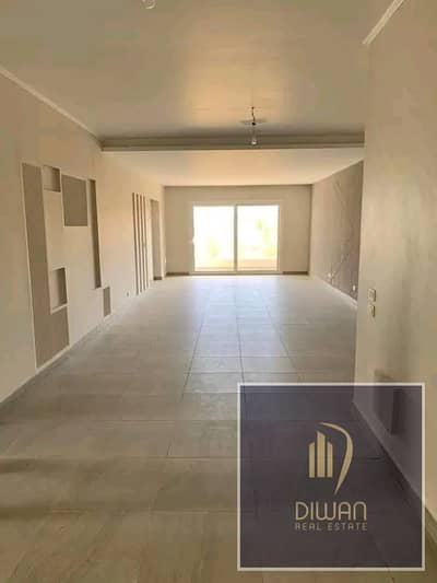 Fully finished 3-bedroom apartment for sale, ready to move, in a prime location in Al-Shorouk—directly on the Suez Road. ).