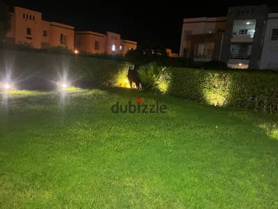 شاليه ارضى بجاردن للايجار ٣ غرف و٢حمام مكيف بالكامل على حديقه بحرى قريب من البحر وحمام سباحه أمواج الساحل الشمالى chalet for rent in Amwaj North coast
