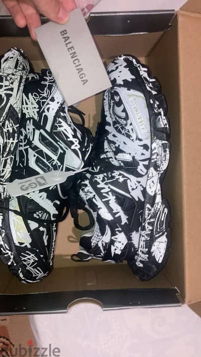 Balenciaga track graffiti