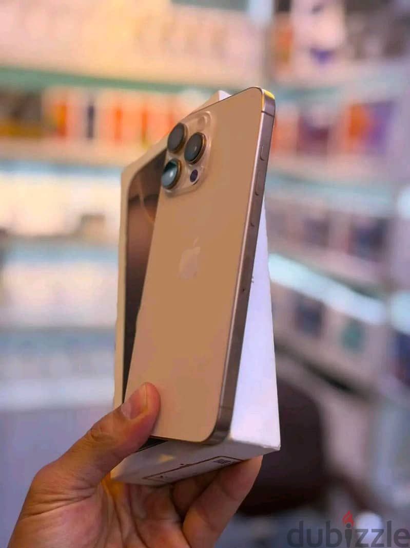 Apple - iPhone 16 Pro Max 3