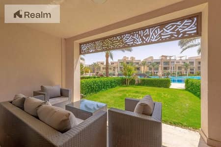 دور ارضي بحديقه علي حمام السباحة مباشرا