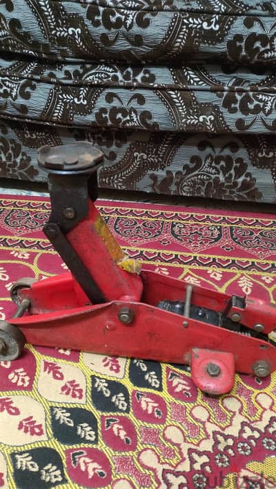 كوريك هيدروليك لرفع السيارات