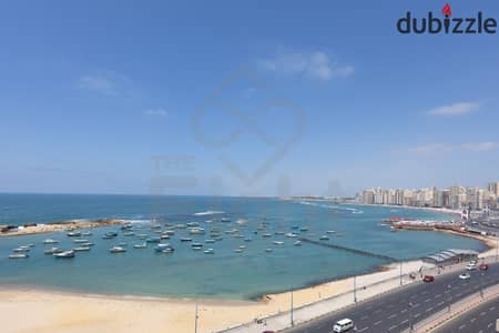 شقة للبيع  90 م ميامى  ( على البحر مباشرة )
