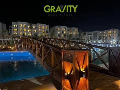 شاليه على البحر متشطب بالفرش و الاجهزة و التكيفات ب 5 % مقدم - شاليه للبيع - sky city - العين السخنه