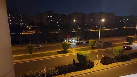 شقة بموقع استراتيجي B7 فيو روعه 69 م تشطيبات خاصة