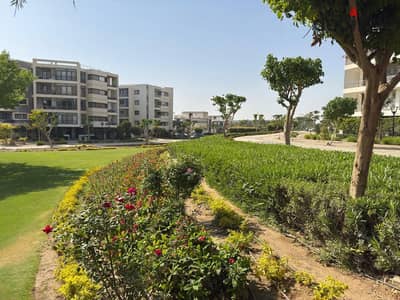 Apartment for sale 110 square meters 2 bedrooms in a fully occupied compound with a down payment of 760,000 and the rest in installments over 10 y