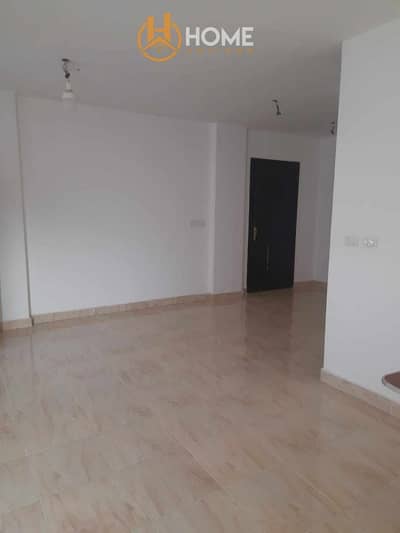 Ground Floor Apartment for Rent in Madinaty B6 – Prime Location Near Services with a Garden View