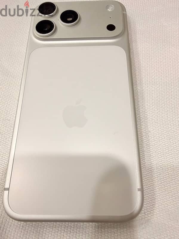 17 Pro Max (White ) 2