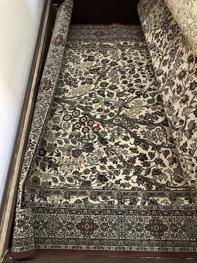 سجادة كبيره مترين في تلاته مستعمله بحاله جيدة