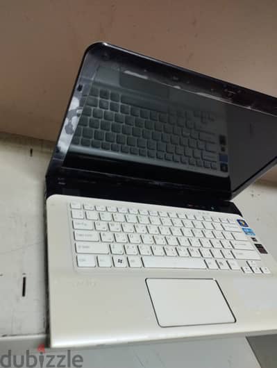 لاب توب سوني كور I3 رمات 8 جيجا حاله زيرووووو ب 2700ج نهائي اخر قطعه