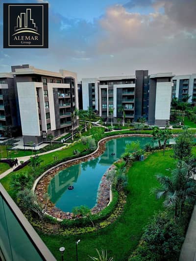 The most beautiful 84-meter apartment in Privado View Lakes directly