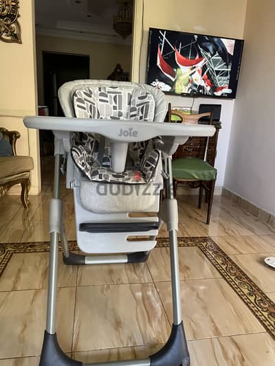 Joie mimzy highchair in good condition with box