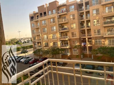 116 sqm apartment for sale in Madinaty B11, 3 bedrooms, park view, typical floor, steps from The Strip Mall, minutes from All Seasons.