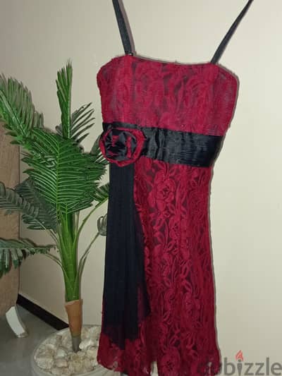 فستان سواريه نبيتي فاسود Burgundy & Black Lace Evening Dress