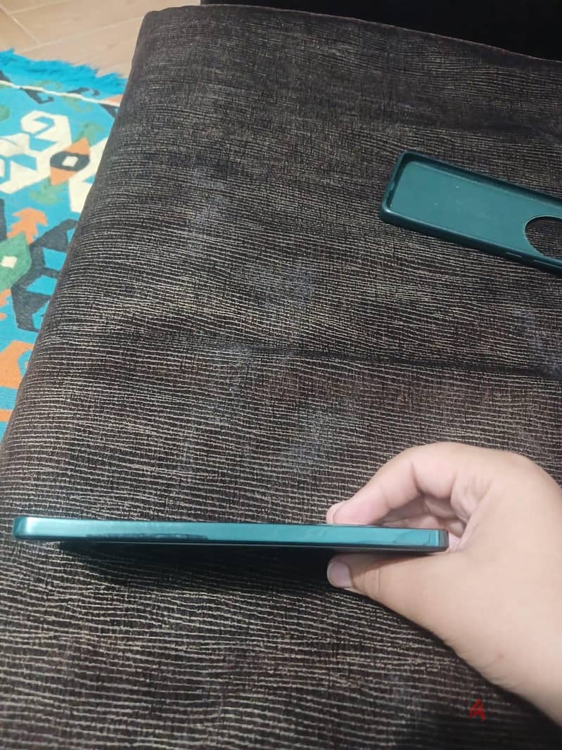 OPPO Reno12 F 3