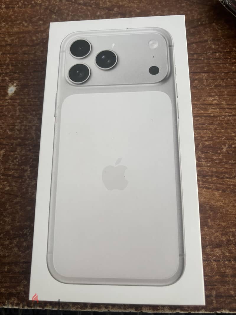 Apple - iPhone 17 Pro Max 2
