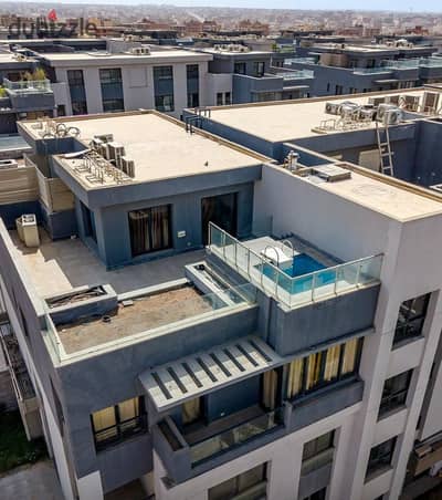 مشروع TRIO Gardens - New Cairo متاح شقه بنتهاوس استلام فوري  2غرفه 145متر+ 45متر رووف  السعر=  16,300,000  بمقدم 30% وتقسيط لحد 7 سنين