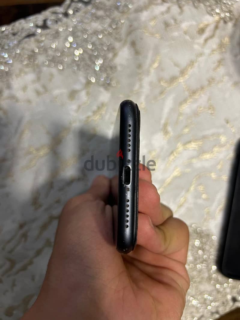 Apple - iPhone 11 7