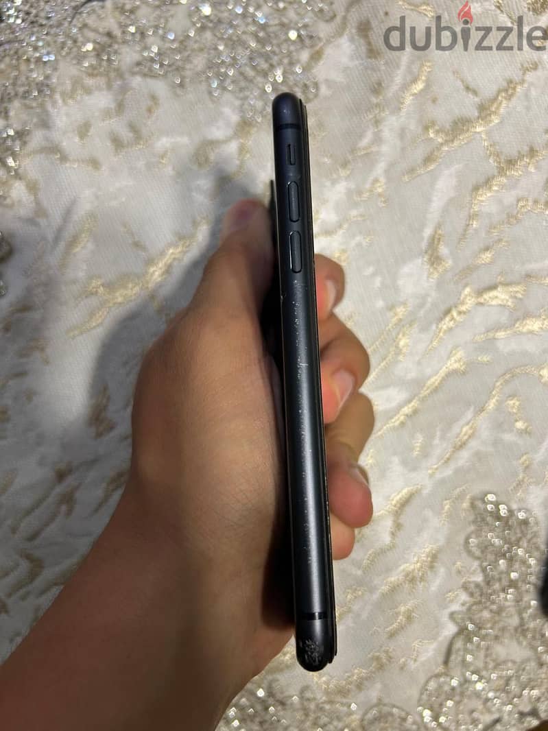 Apple - iPhone 11 8