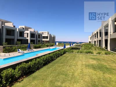 شاليه لقطه متشطب للبيع ارضي بجاردن pool view بمقدم مميز في لافيستا راس الحكمه بشاطئ فيروزي مميز