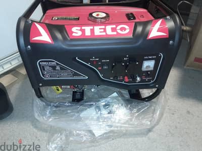مولد كهربائي يعمل بالبنزين من ماركة STECO، طراز ST5000.