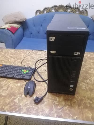 pc hp z240 وشاشة واكسوارته ومجموعة العاب وحساب فورت نايت نادر