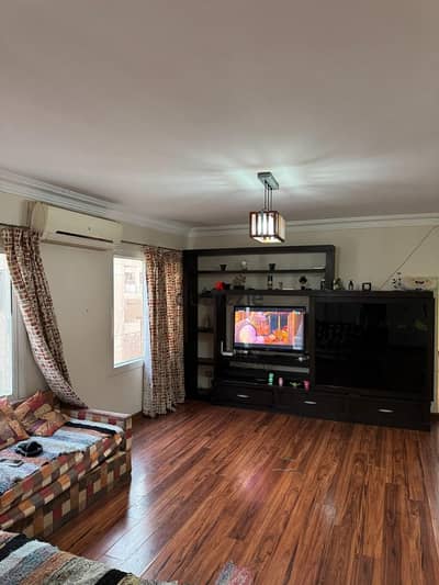 For sale, an apartment of 135 sqm, registered in the property month, Zahraa Al-Maadi, Wadi Degla Club Street, very prime location, super lux.