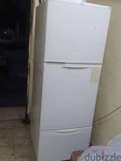 ثلاجه بحاله ممتازه للبيع