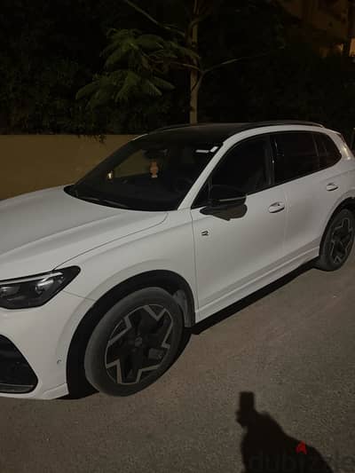 Volkswagen Tiguan 2025 Full Fabric Wakeel