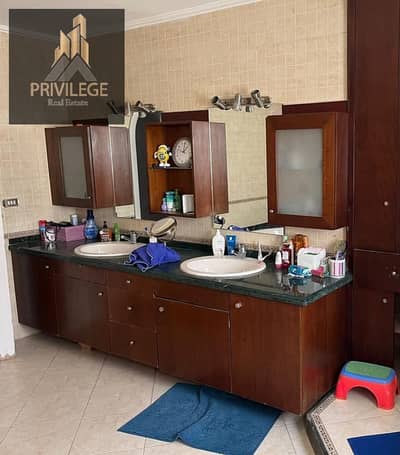 For sale, a large apartment of 377m in Zahra Al-Maadih, near Wadi Degla Club, ultra-super-luxury finishing, frontal.
