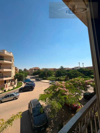 Apartment for sale in the South Academy (H) - New Cairo   A prime location near Hassan El-Sharbatly Mosque, with a direct view of the garden, and a clear northern direction. 