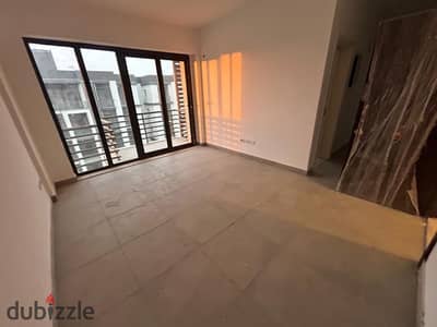 Studio apartment for sale in Madinaty, area B8, block 87, immediate occupancy.