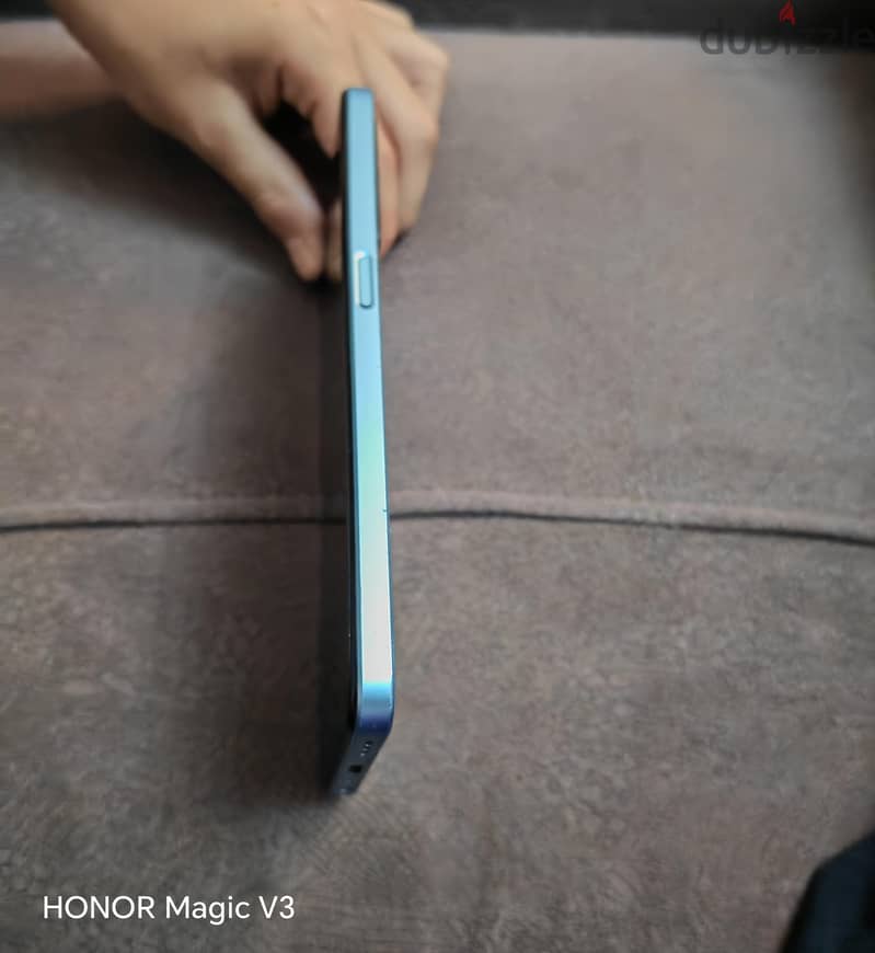 OPPO A77 1