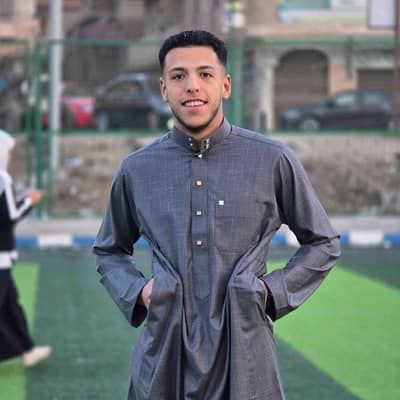مصطفي 