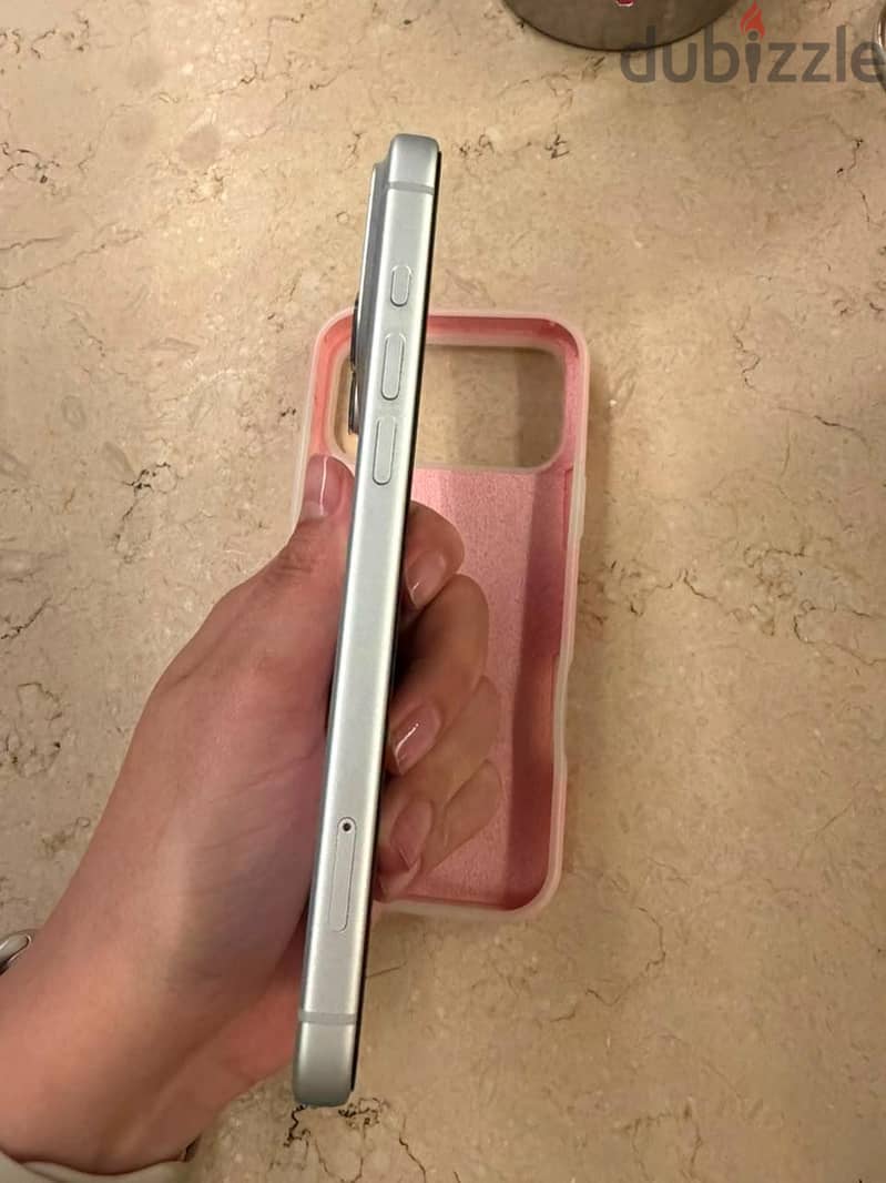 Apple - iPhone 17 Pro Max 3